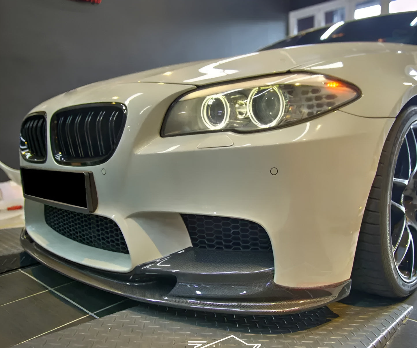 Carbon Fiber Front Bumper Lip Spoiler for BMW 5 Series F10 M5 Sedan 2011-2016